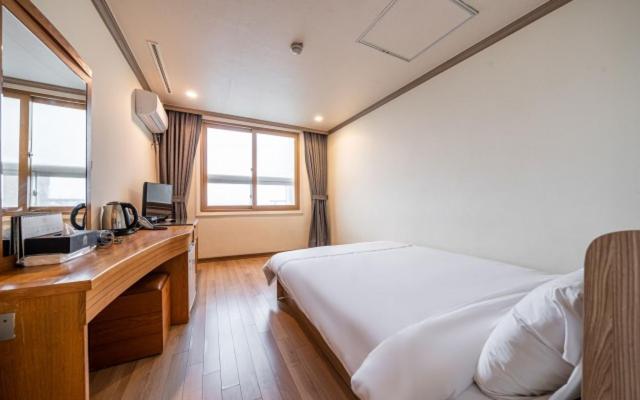 Benikea San&Bada Jumunjin Resort Gangneung Esterno foto